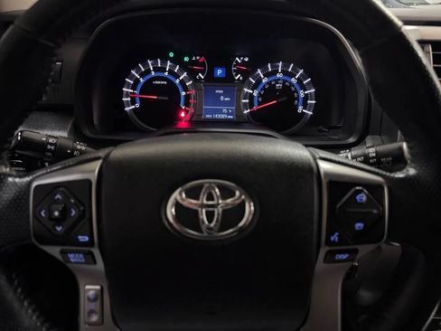 Used 2014 Toyota 4Runner SR5 RWD image 12