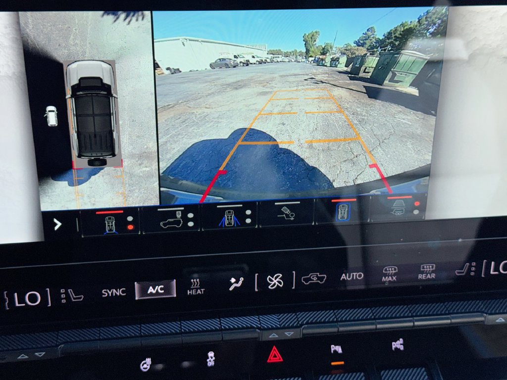 Used 2024 GMC Hummer EV 3X w/ LPO, Cargo Utility Package AWD/4WD image 28