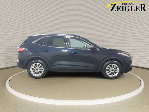 Used 2021 Ford Escape SE w/ Convenience Package image 4