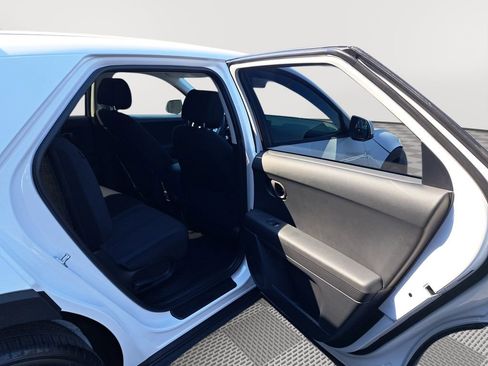 New 2025 Hyundai Ioniq 5 SE image 15