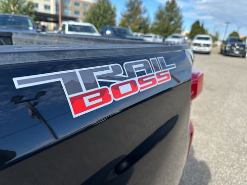 Used 2021 Chevrolet Silverado 1500 LT Trail Boss w/ Convenience Package II AWD/4WD image 12