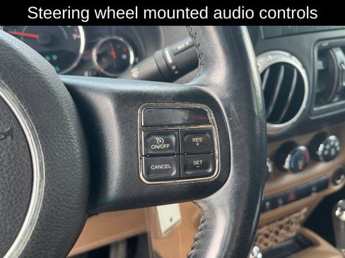 Used 2013 Jeep Wrangler Unlimited Sahara w/ Connectivity Group AWD/4WD image 8