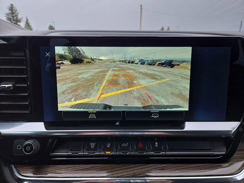 Used 2024 Chevrolet Silverado 3500 LT image 24