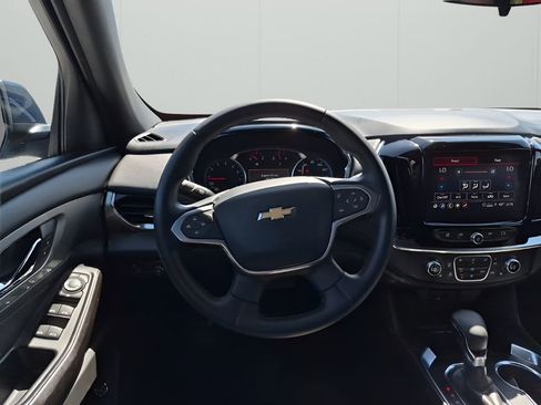 Used 2023 Chevrolet Traverse LT image 24
