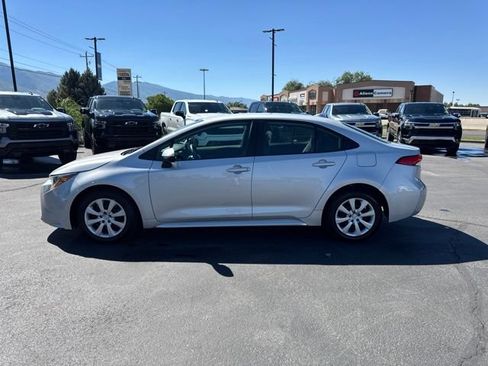 Used 2024 Toyota Corolla LE FWD image 4