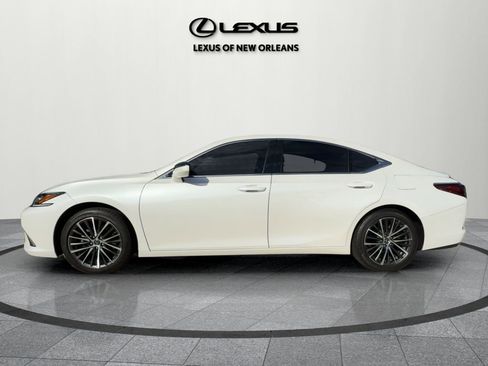 Used 2023 Lexus ES 350 w/ Premium Package image 4
