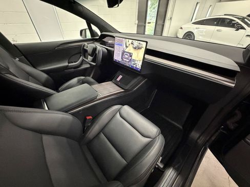 Used 2024 Tesla Model X AWD/4WD image 19