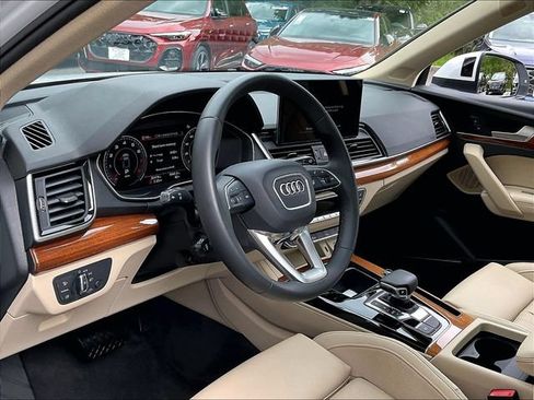 Used 2023 Audi Q5 2.0T Premium Plus w/ Premium Plus Package AWD/4WD image 4