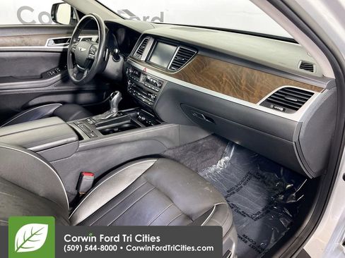 Used 2015 Hyundai Genesis 5.0 image 30