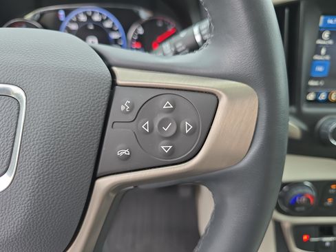 Used 2024 GMC Terrain Denali w/ Denali Premium Package AWD/4WD image 18