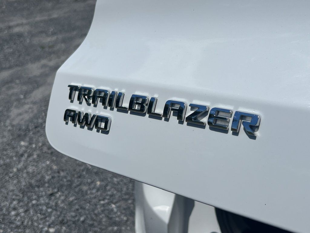 Used 2025 Chevrolet TrailBlazer LT AWD/4WD image 14