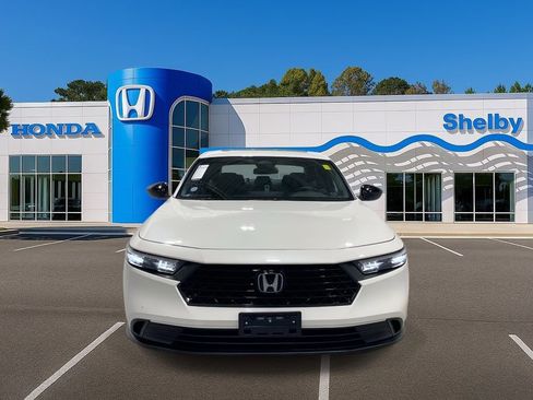 Used 2024 Honda Accord Sport image 3