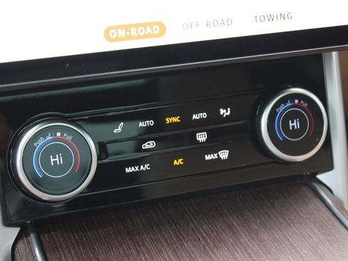 Used 2023 Land Rover Range Rover SE image 24