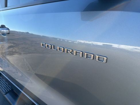 Used 2024 Chevrolet Colorado LT w/ LT Convenience Package II image 8