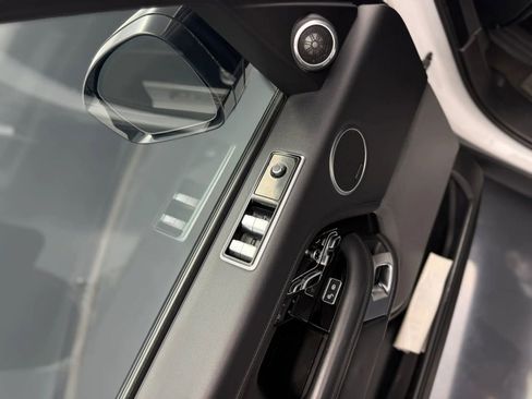 Used 2020 Land Rover Range Rover HSE image 10