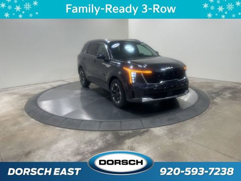 New 2026 Kia Sorento S w/ S Panoramic Sunroof Package image 3