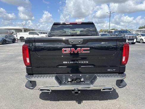 New 2026 GMC Sierra 1500 SLT w/ SLT Premium Package AWD/4WD image 4