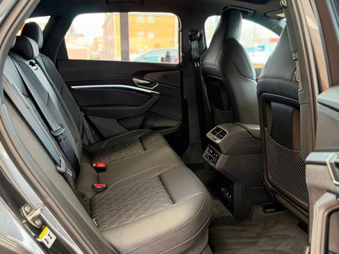 Used 2024 Audi SQ8 e-tron Premium Plus w/ AC Charging Package AWD/4WD image 34