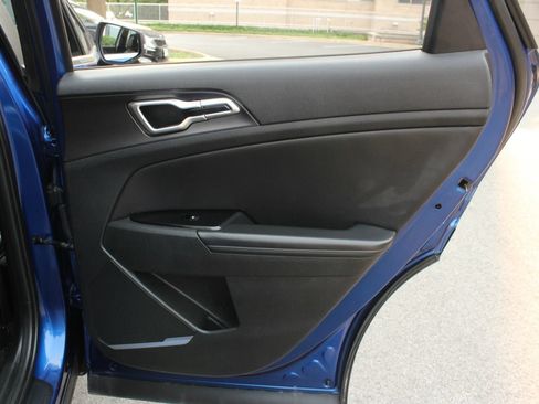 Used 2024 Kia Sportage EX FWD image 23