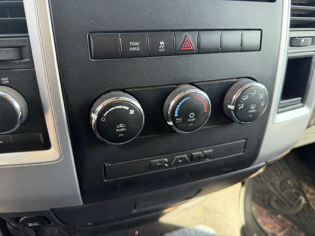 Used 2012 RAM 1500 Classic SLT AWD/4WD image 26
