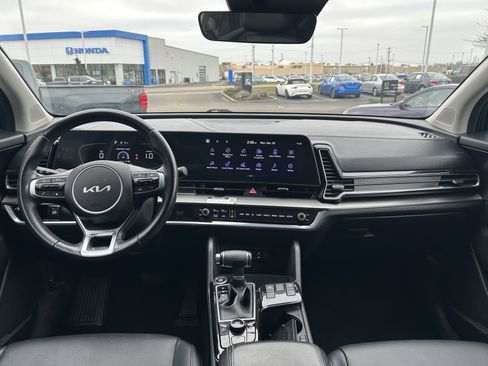 Used 2023 Kia Sportage EX image 9