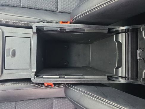 Used 2014 Toyota Camry L image 25