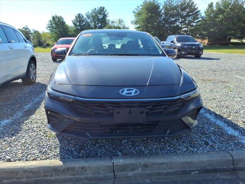 Used 2024 Hyundai Elantra SEL FWD image 7