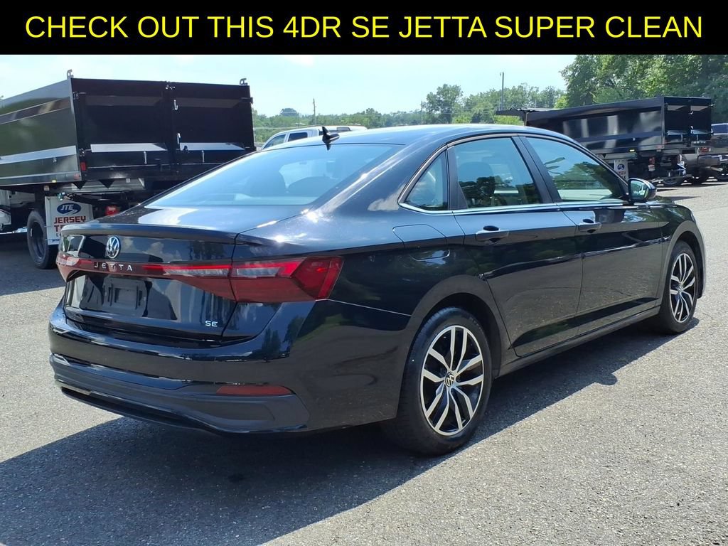 Used 2025 Volkswagen Jetta SE FWD image 6