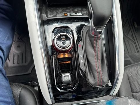 Used 2026 GMC Canyon AT4X w/ AT4X AEV Edition AWD/4WD image 18