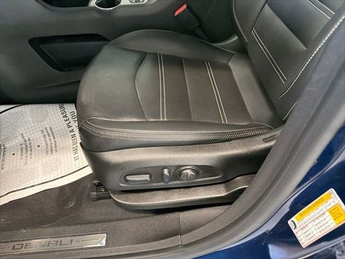 Used 2023 GMC Terrain Denali image 15