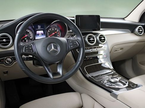 Used 2019 Mercedes-Benz GLC 300 image 14