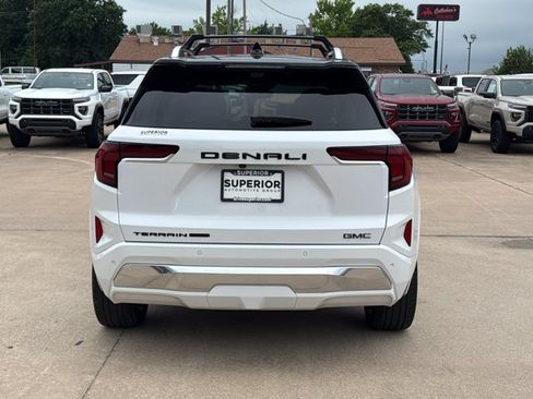 Used 2026 GMC Terrain Denali w/ LPO, Black Badging Package AWD/4WD image 4