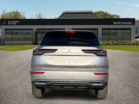 New 2026 Mitsubishi Outlander SE image 4
