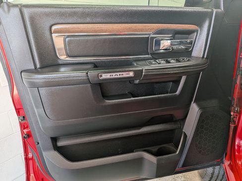 Used 2015 RAM 2500 Laramie w/ Convenience Group AWD/4WD image 14