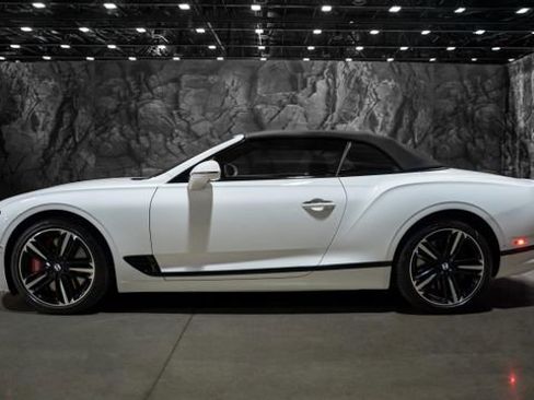 Used 2022 Bentley Continental GT image 22