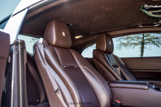 Used 2016 Rolls-Royce Wraith RWD image 38