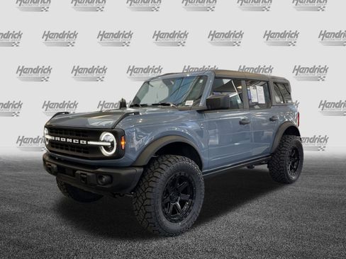 Used 2024 Ford Bronco Black Diamond image 6