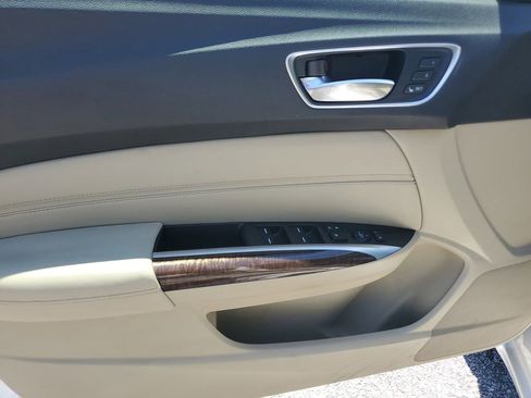 Certified 2018 Acura TLX FWD image 16