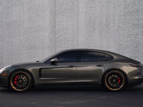 Used 2023 Porsche Panamera GTS AWD/4WD image 4