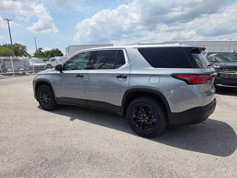 Used 2023 Chevrolet Traverse LS FWD image 12