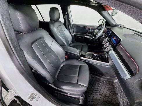 Used 2023 Mercedes-Benz GLB 250 4MATIC image 29
