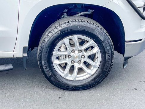 Used 2024 Chevrolet Silverado 1500 LT image 9