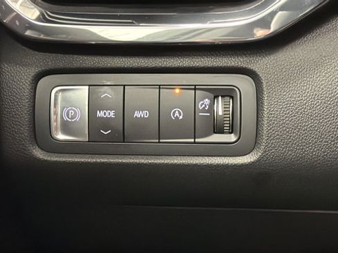 Used 2024 GMC Acadia Denali AWD/4WD image 32