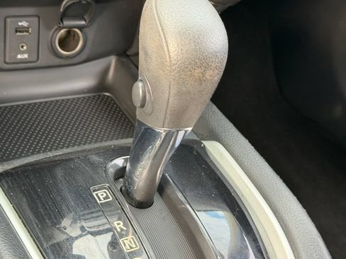 Used 2014 Nissan Rogue SV FWD image 21