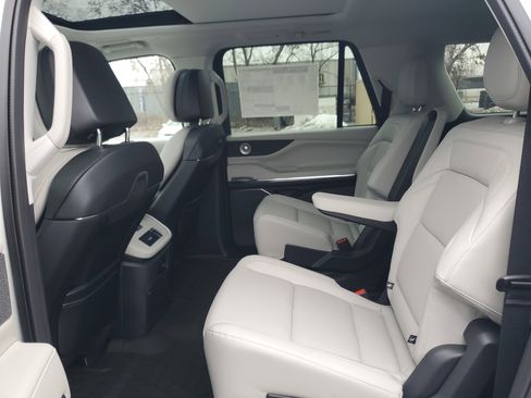 New 2025 Lincoln Navigator L Reserve image 26