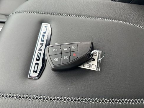 New 2026 GMC Yukon Denali image 27