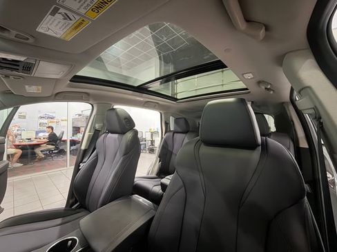 Used 2025 Acura MDX FWD image 30