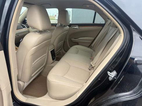 Used 2012 Chrysler 300 C image 11