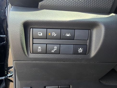Used 2025 Nissan Kicks Play S w/ Interior Electronics Package FWD image 17