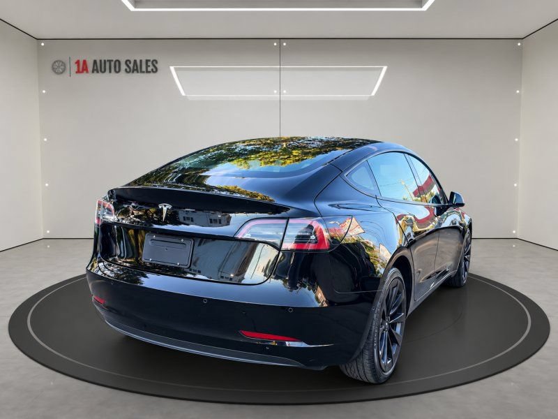 Used 2022 Tesla Model 3 Standard Range RWD image 5